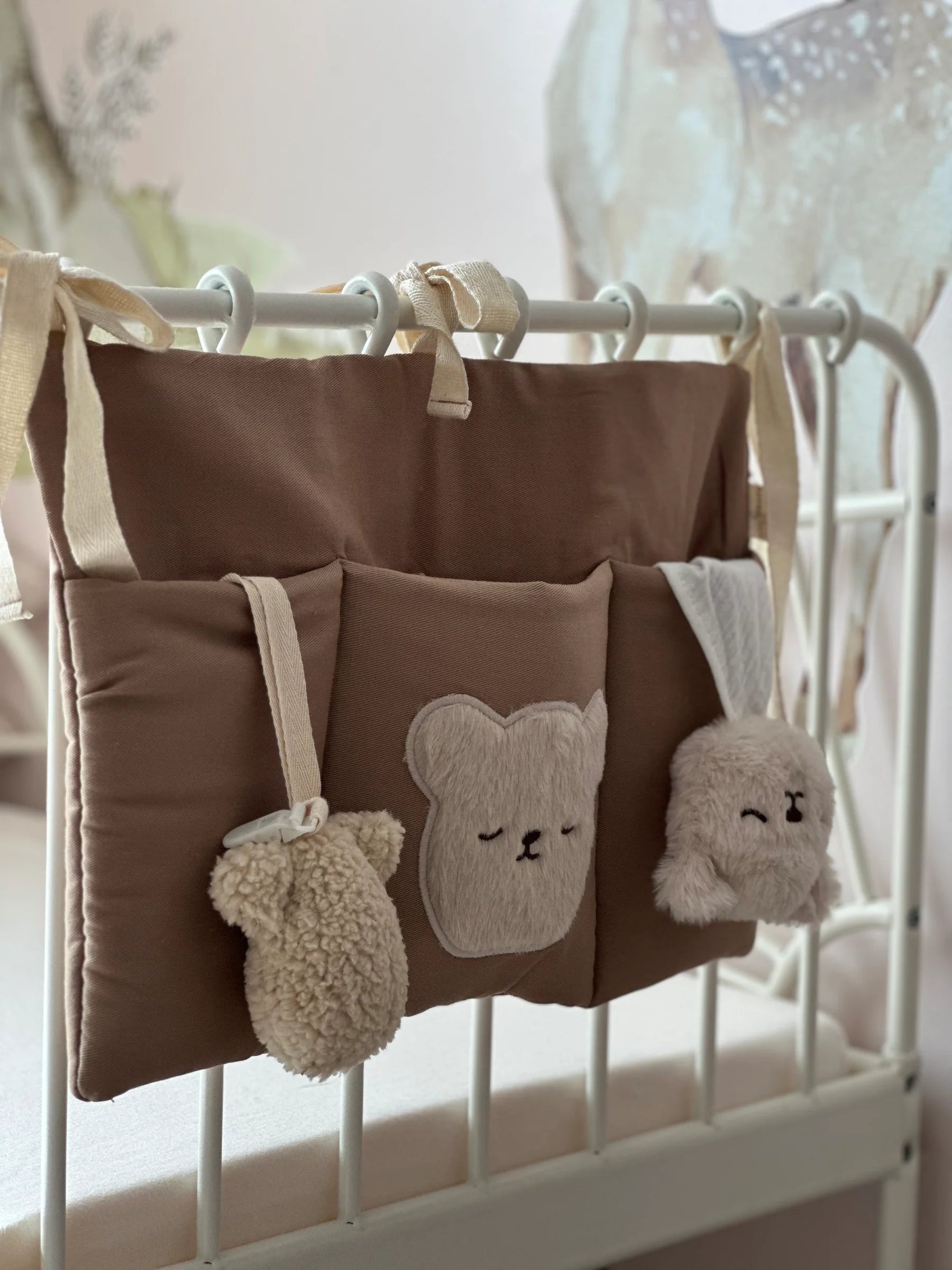 Embroidered Crib Organizer – The Natural Form of Calm Order