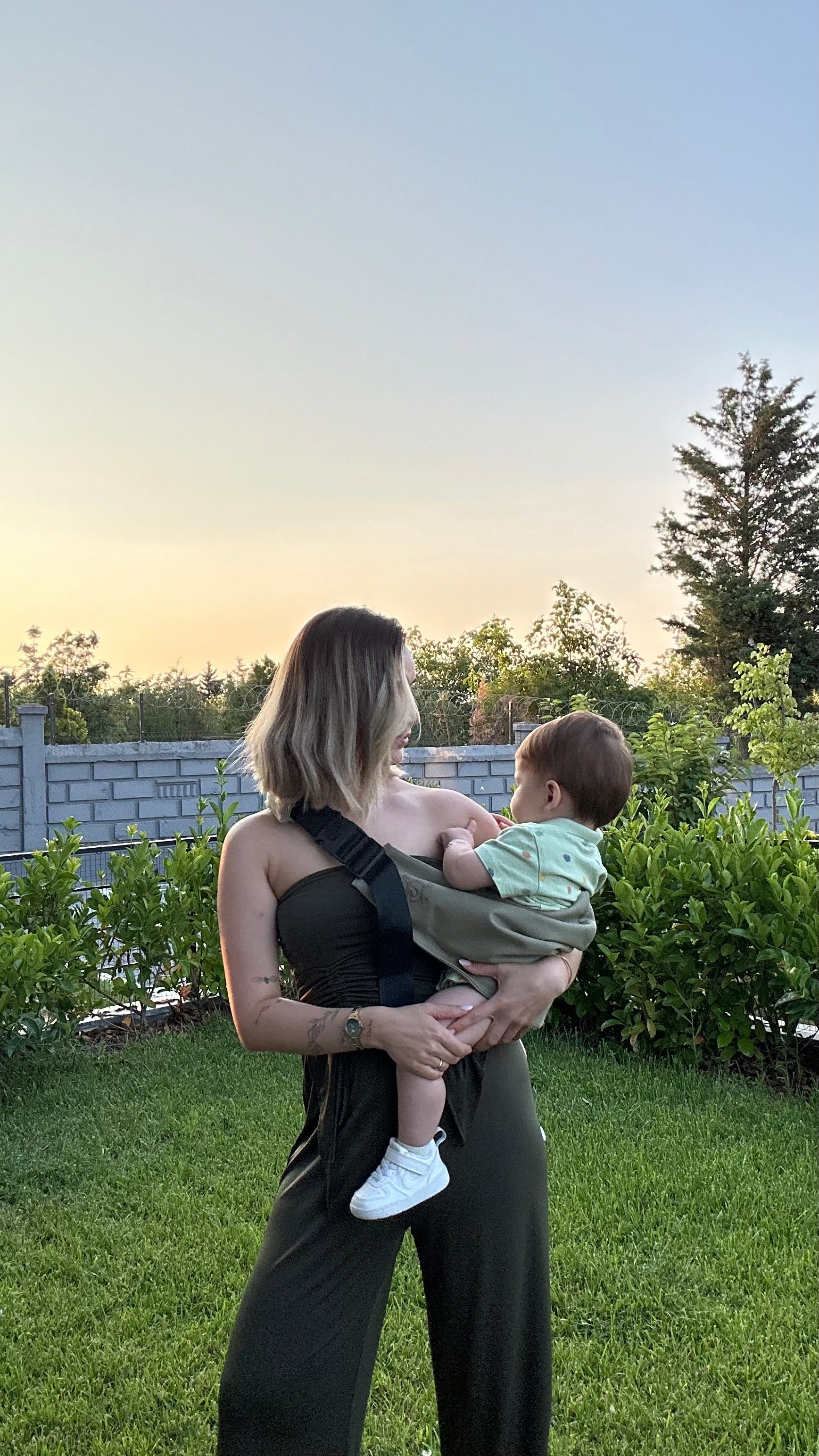 Ergonomic Baby Carrier – Natural Comfort, Close to Your Heart