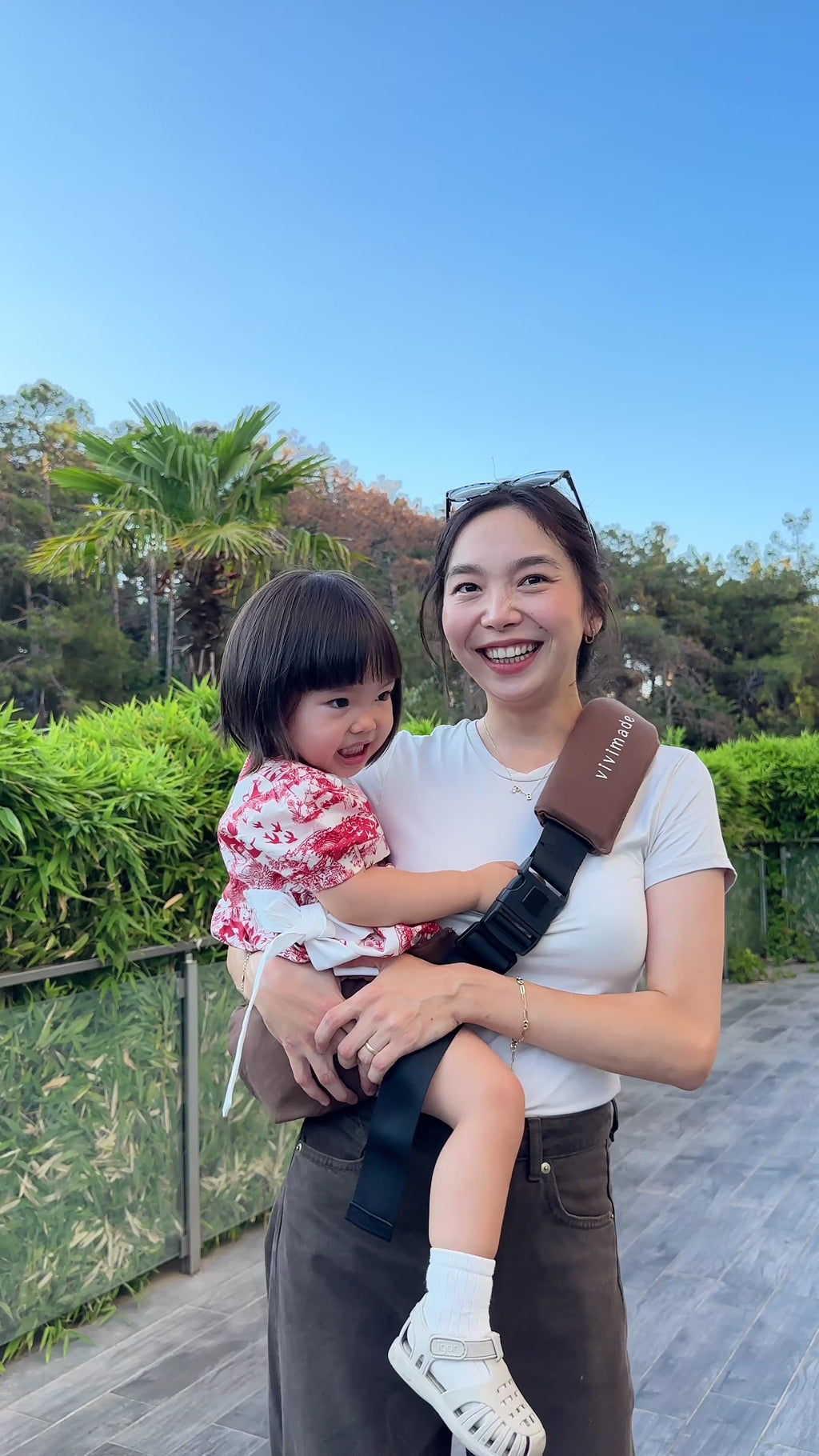 Ergonomic Baby Carrier – Natural Comfort, Close to Your Heart